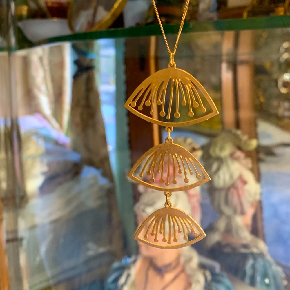 Shlomit Ofir” necklace gold jellyfish - Picture 3 of 8